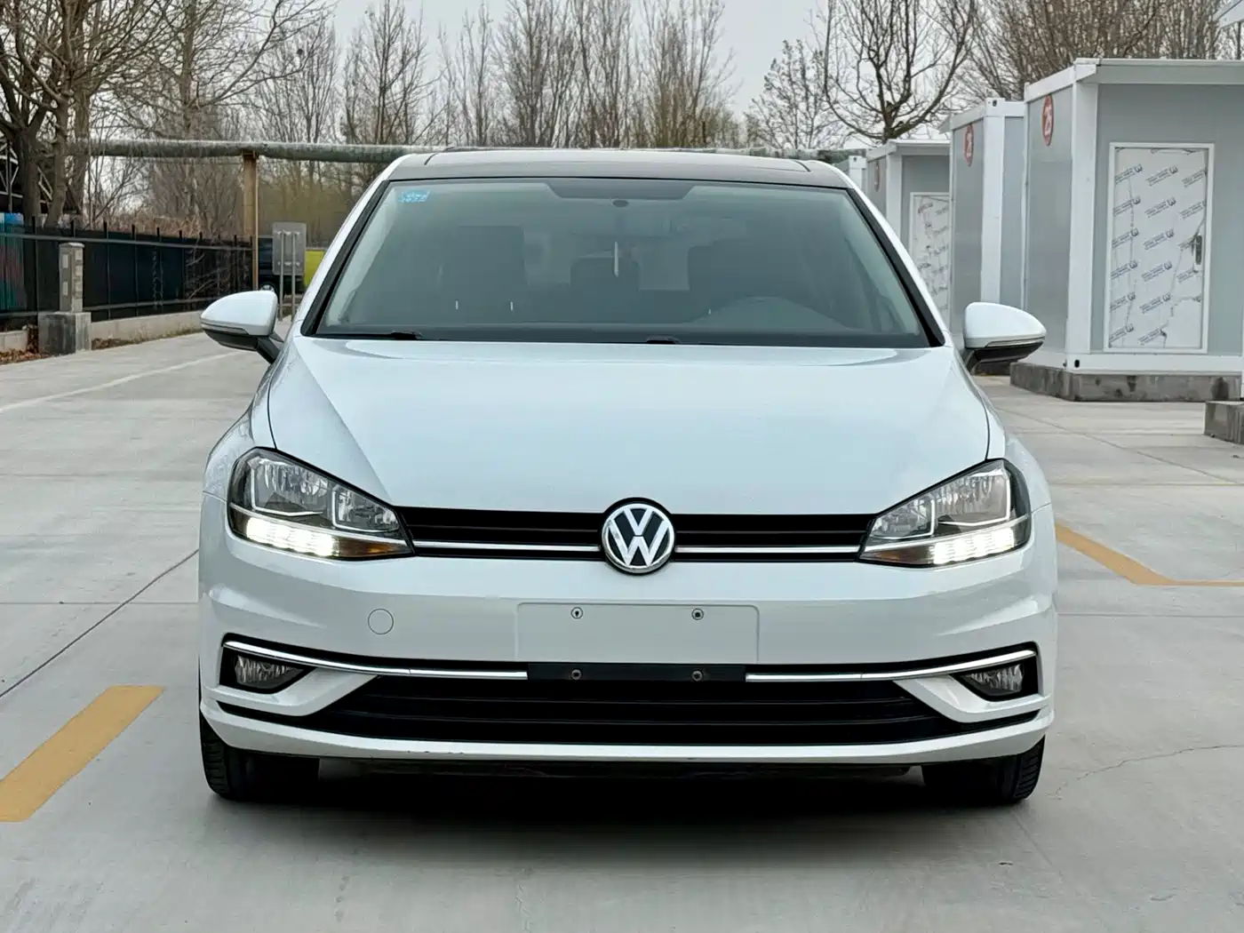 VOLKSWAGEN GOLF