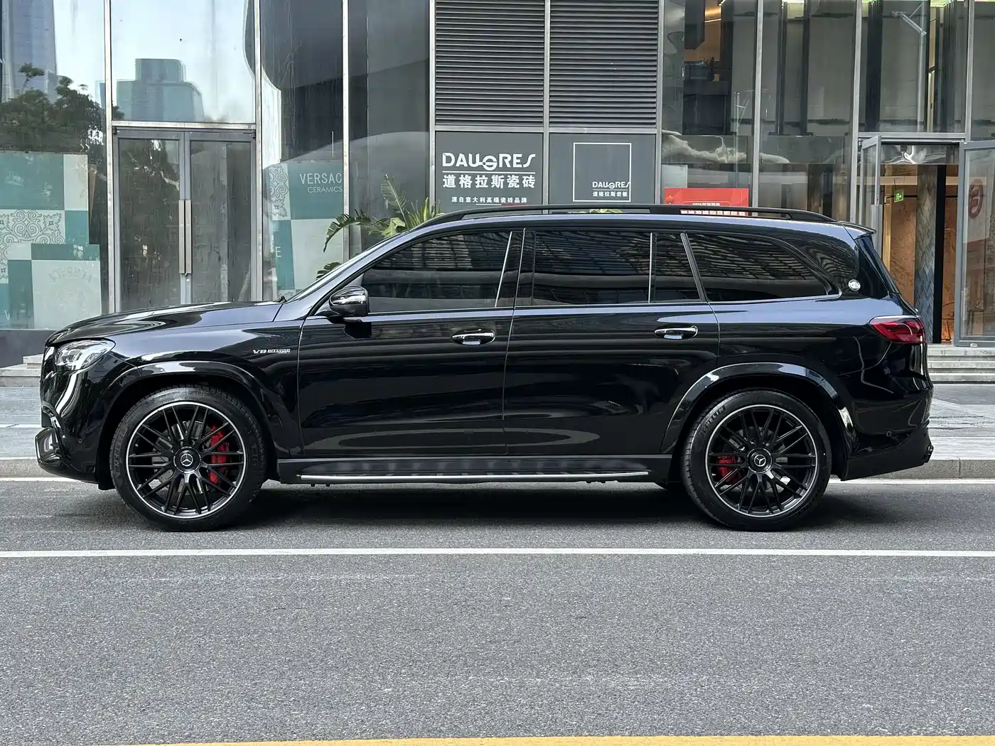Mercedes-Benz GLS AMG 2024 AMG GLS 63 4MATIC+ фото 3