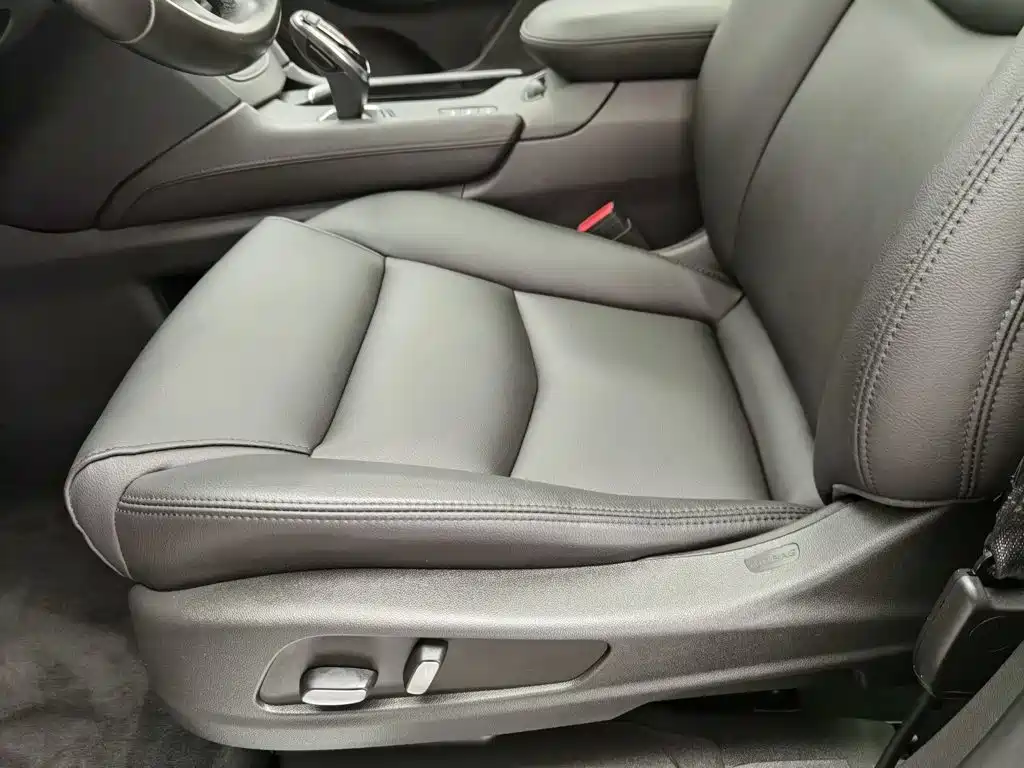 Photo 20 - Cadillac XT5