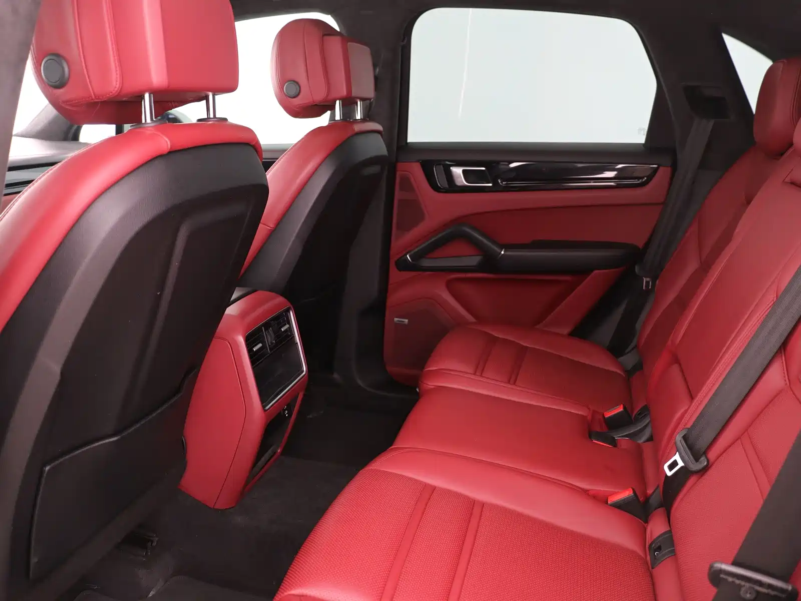Photo 10 - Porsche Cayenne New Energy