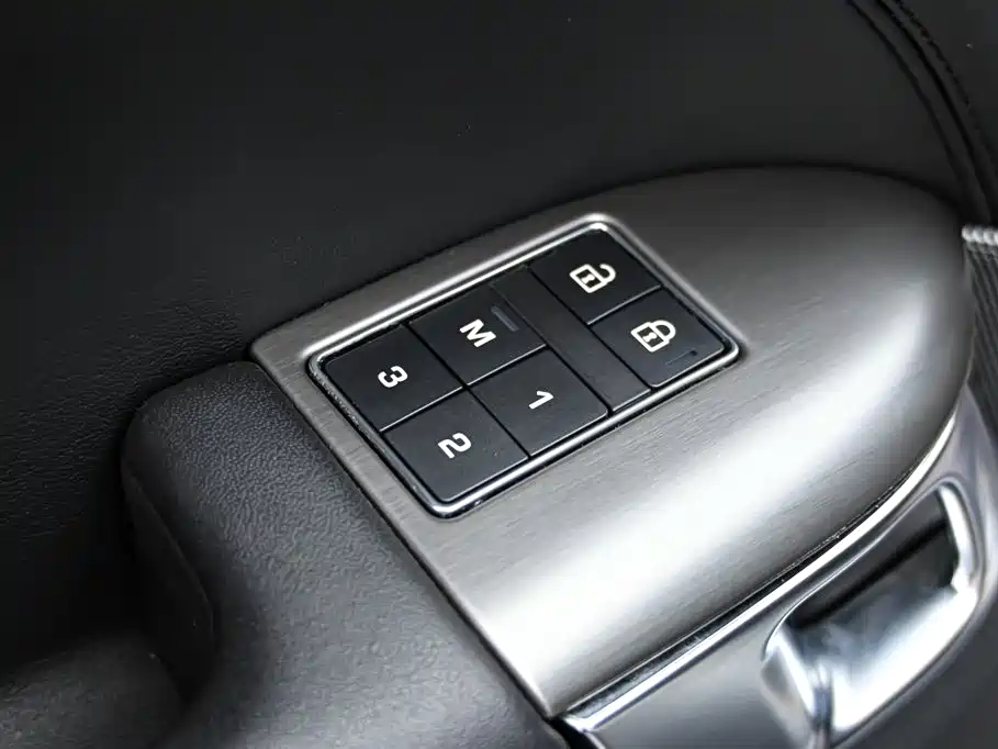 Land Rover Range Rover Sport PHEV 2022 P400e SE фото 24