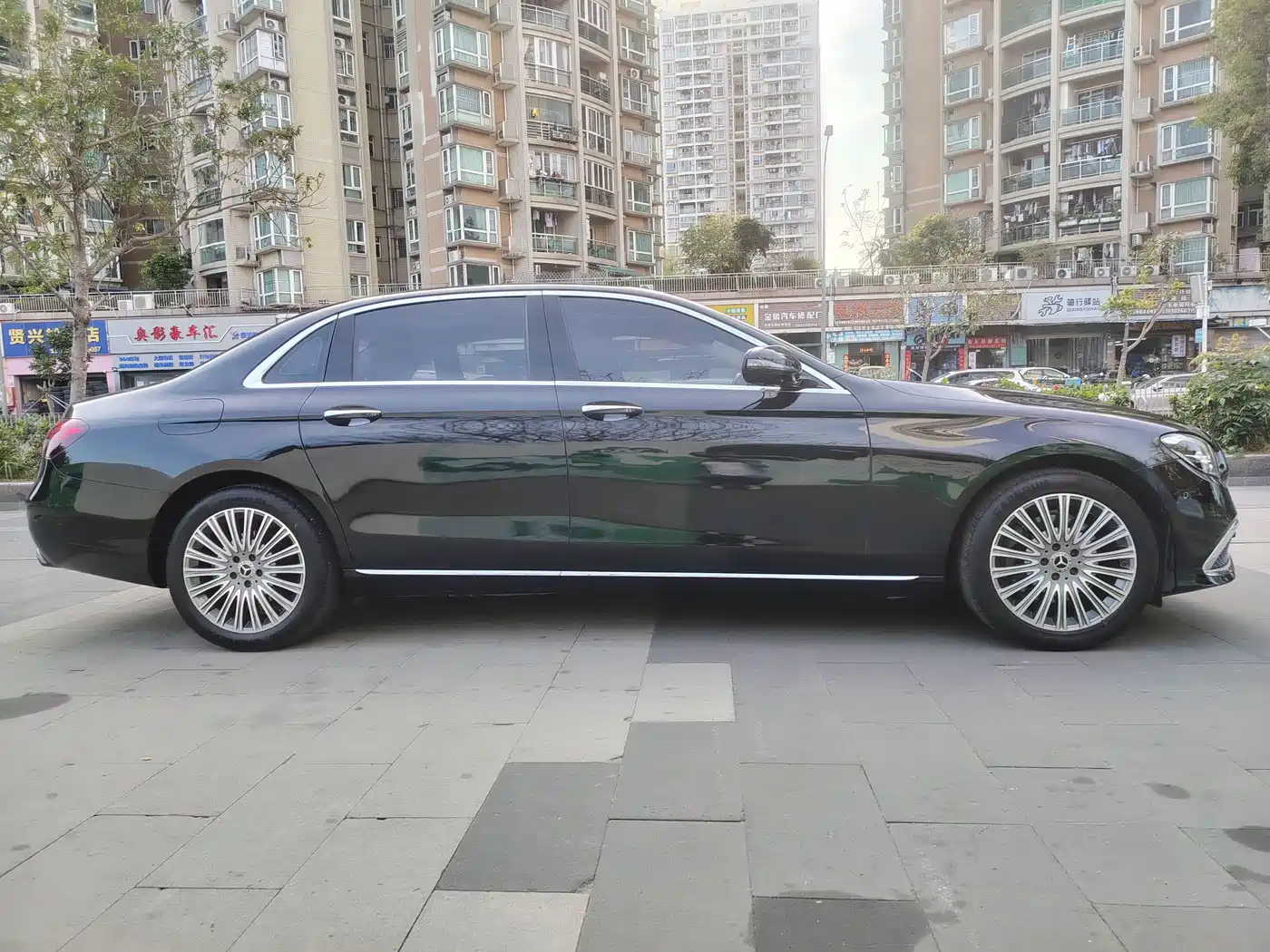 MERCEDES-BENZ E CLASS