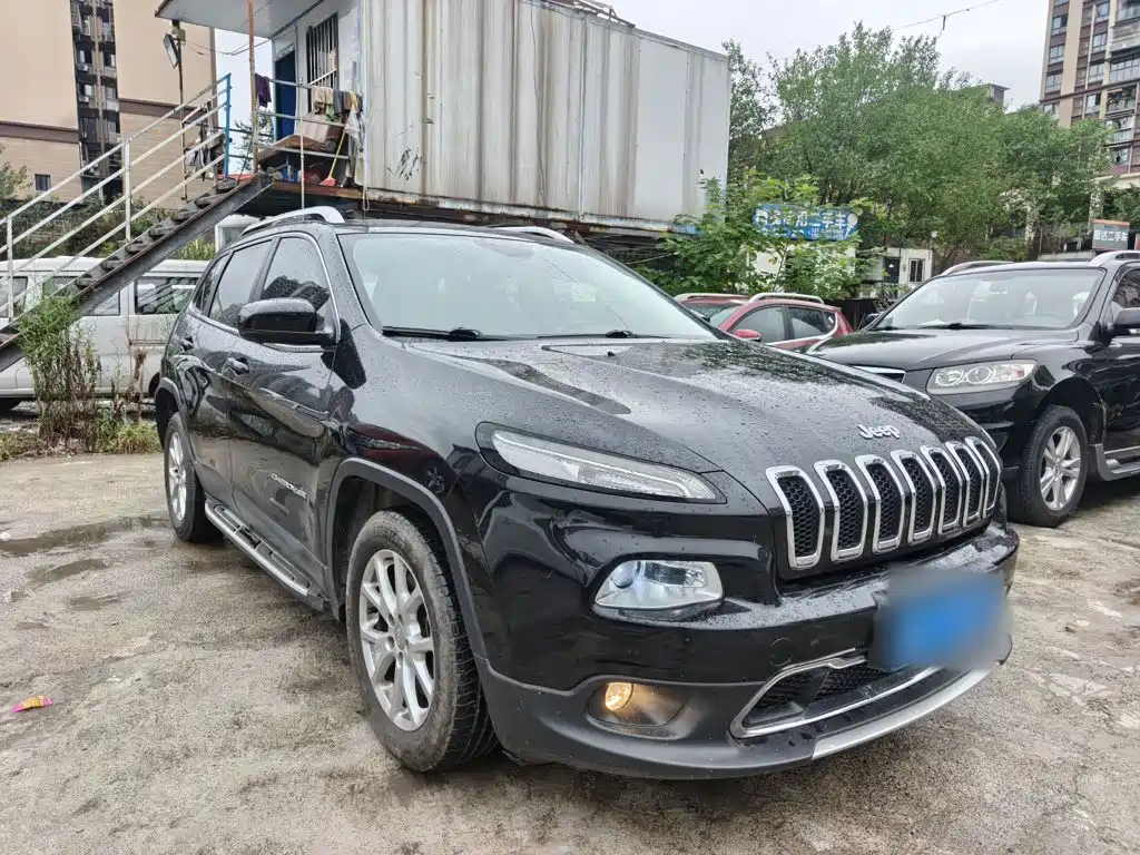 صورة 4 - Jeep Cherokee