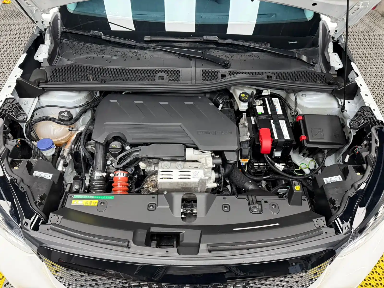 Photo 24 - Peugeot 2008