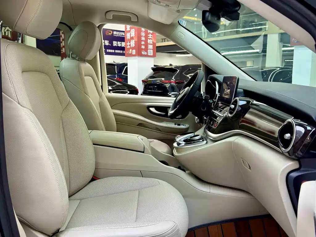 Mercedes-Benz V-Class 2018 V 260 L Premium Long Version China V фото 6