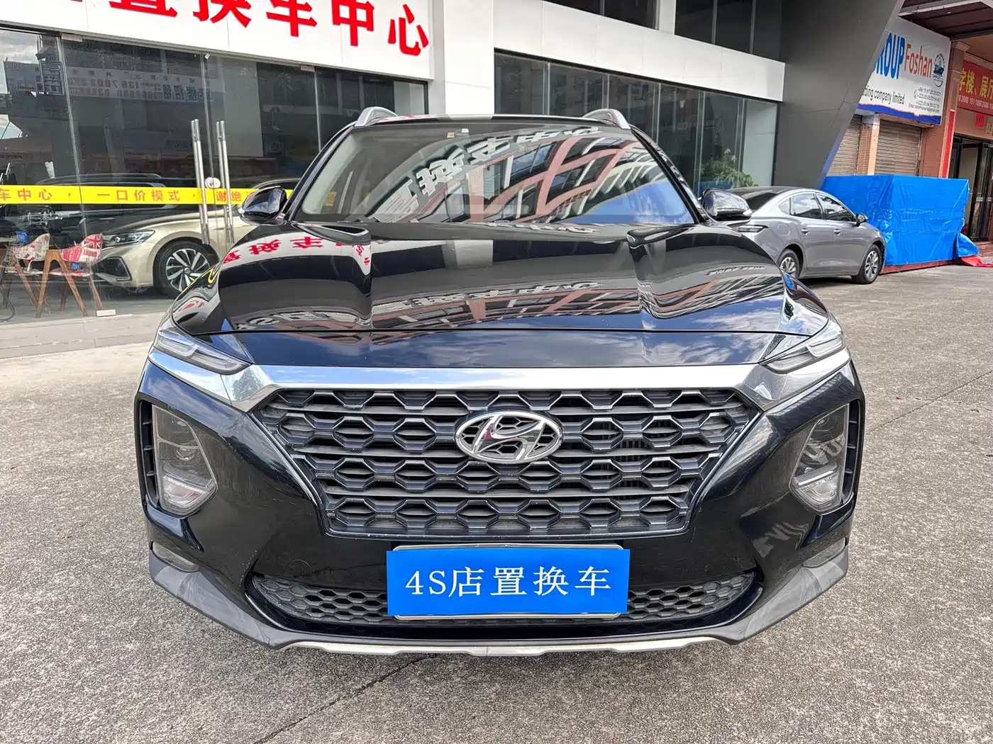 Фото 2 - Hyundai Santa Fe