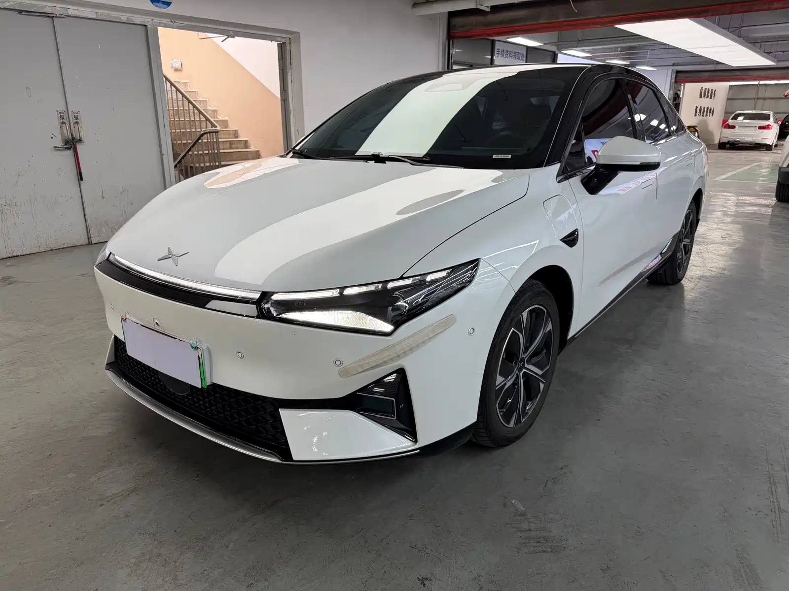 Фото 1 - XPeng P5