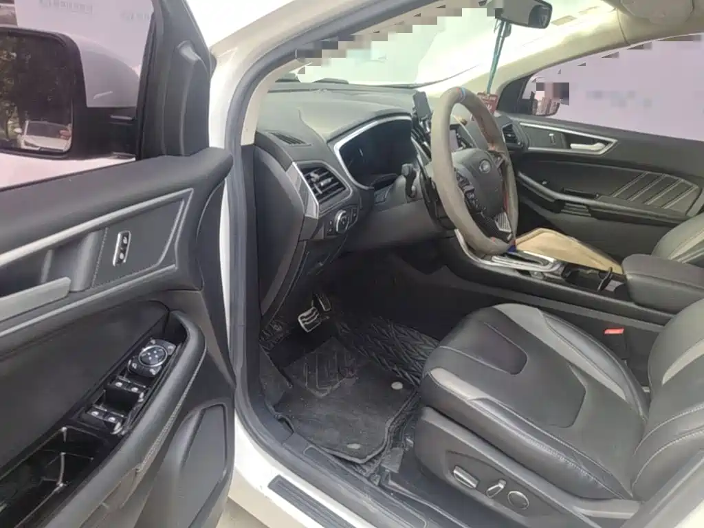 Фото 21 - Ford Edge