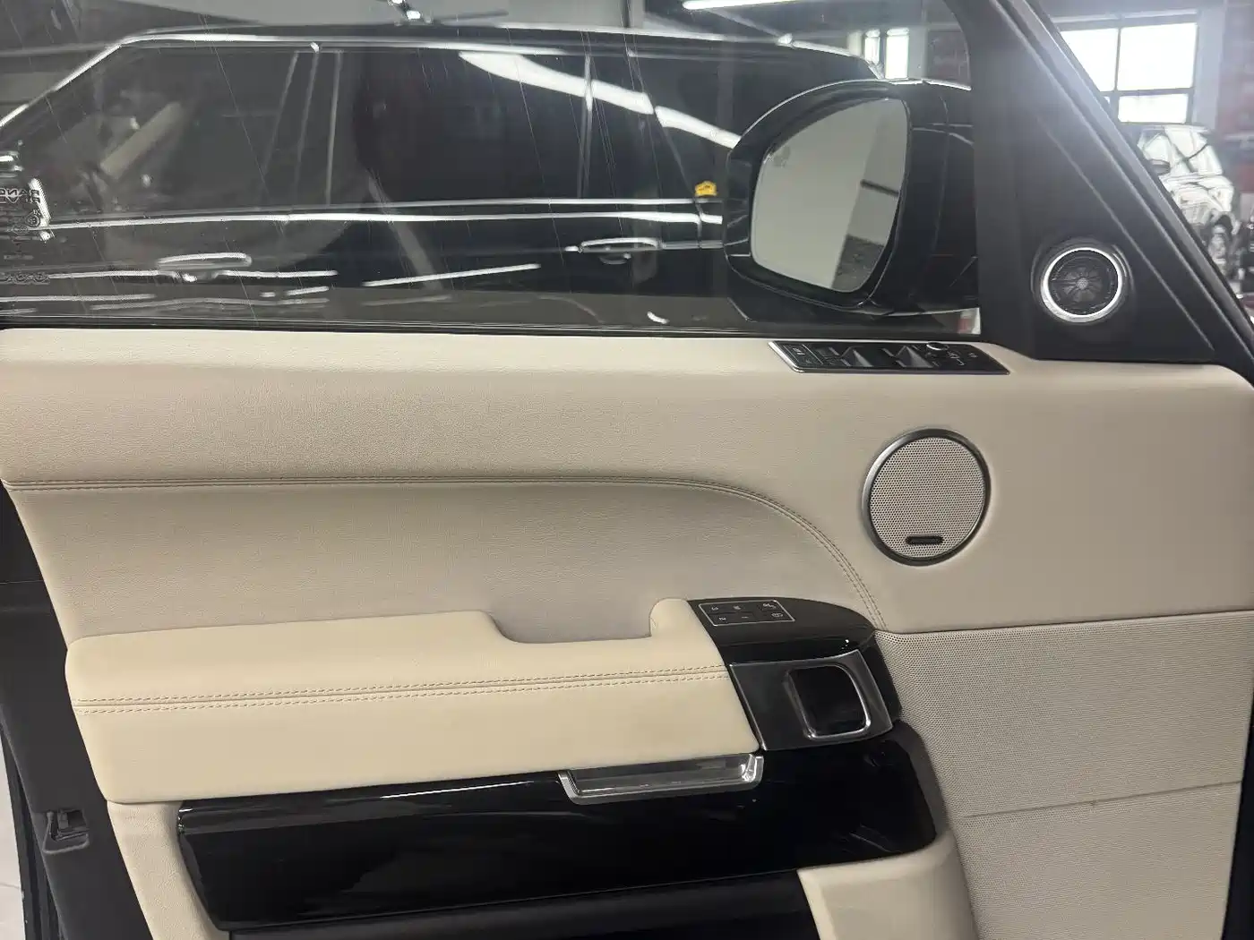 Land Rover Range Rover 2014 3.0 SC V6 Vogue SE фото 14