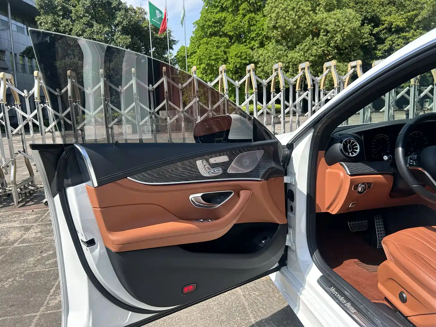 MERCEDES-BENZ CLS