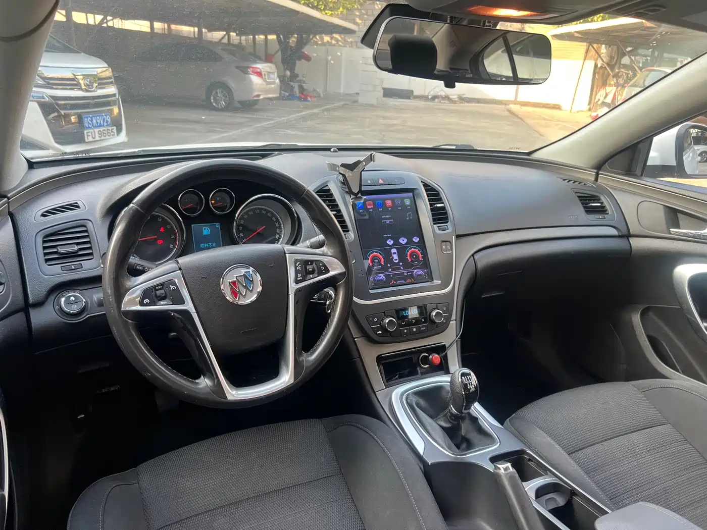 Photo 21 - Buick Regal