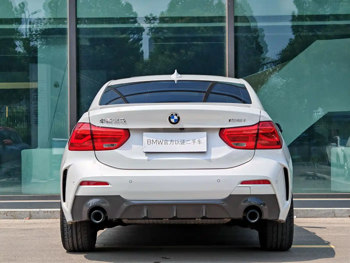 BMW 1-SERIES