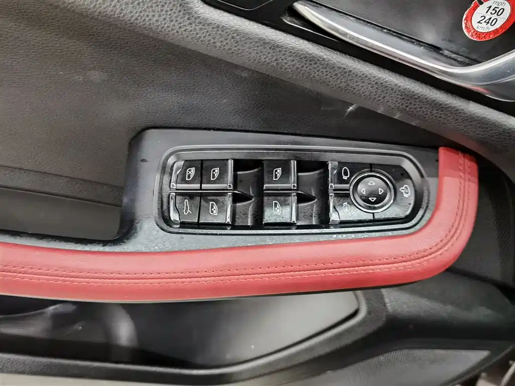 Porsche Macan 2021 Macan 2.0T фото 9