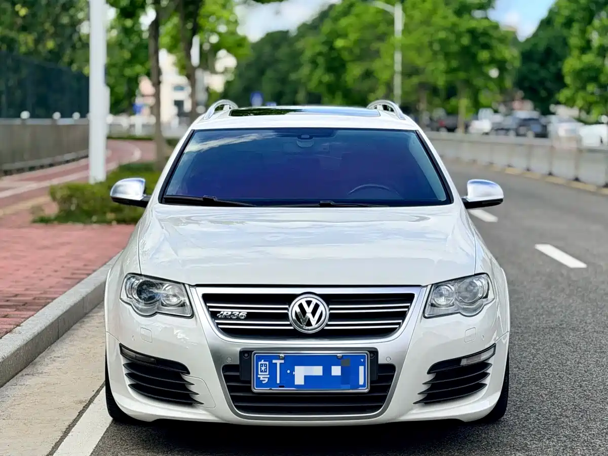 Volkswagen Passat 2011 2008 Volkswagen R36 Wagon