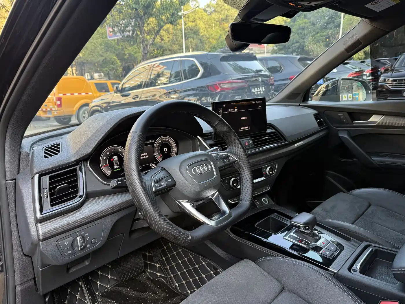 Audi Q5L Sportback 2022 Facelift 45 TFSI Luxury Style фото 11