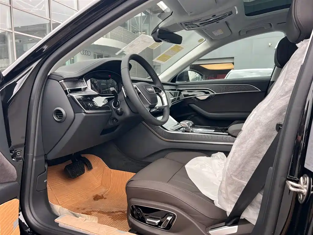 Audi A8 2025 A8L 45 TFSI quattro Luxury фото 5