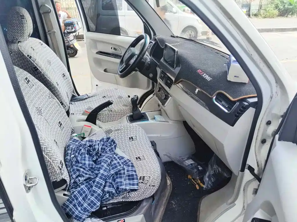 Jinbei New Hiace X30L 2024 2024 Fortune Edition Passenger Van 5/6/7-seater with Front AC