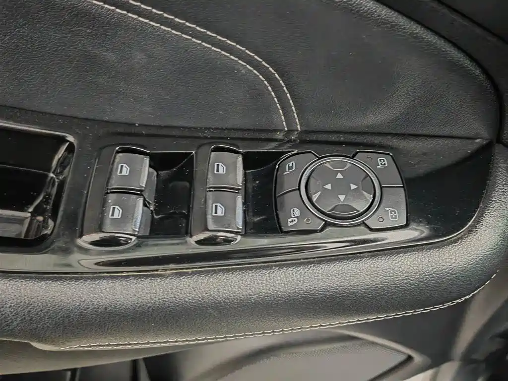Фото 9 - Ford Edge