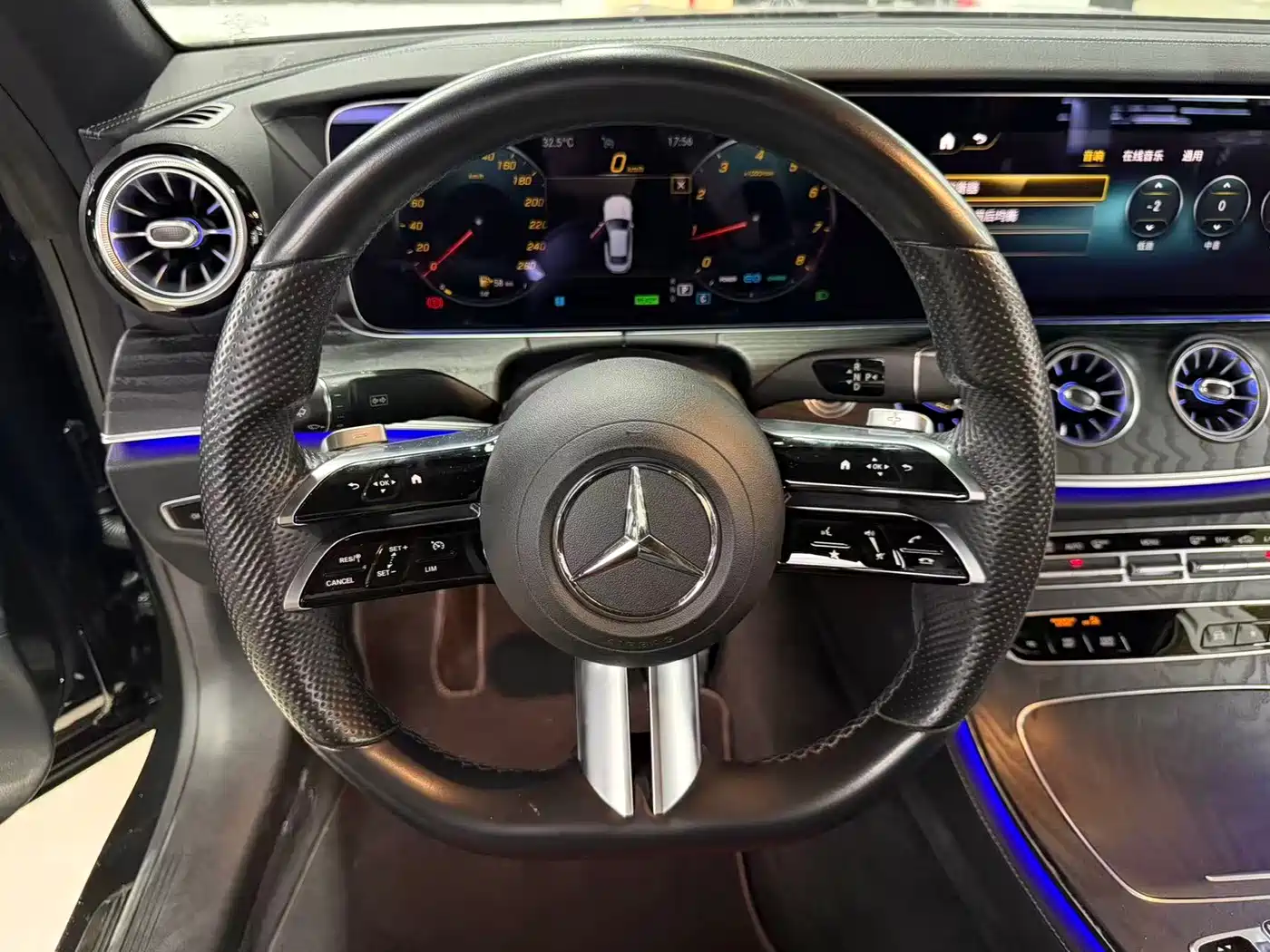 Mercedes-Benz E-Class, миниатюра 8