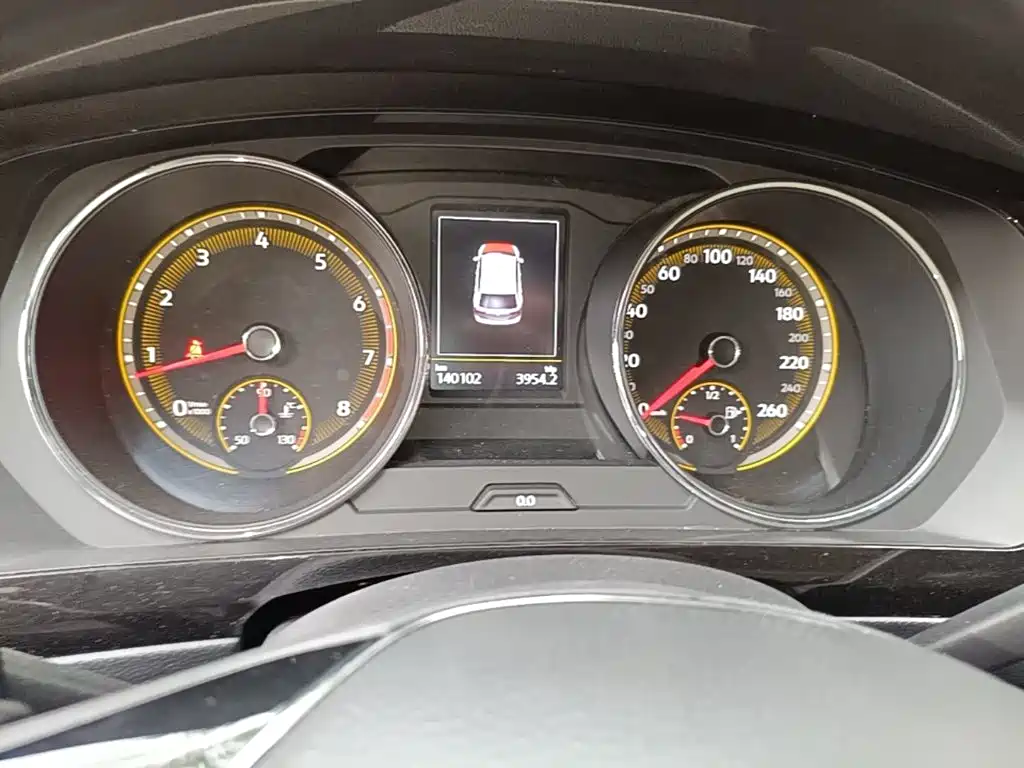 Photo 8 - Volkswagen Tiguan L