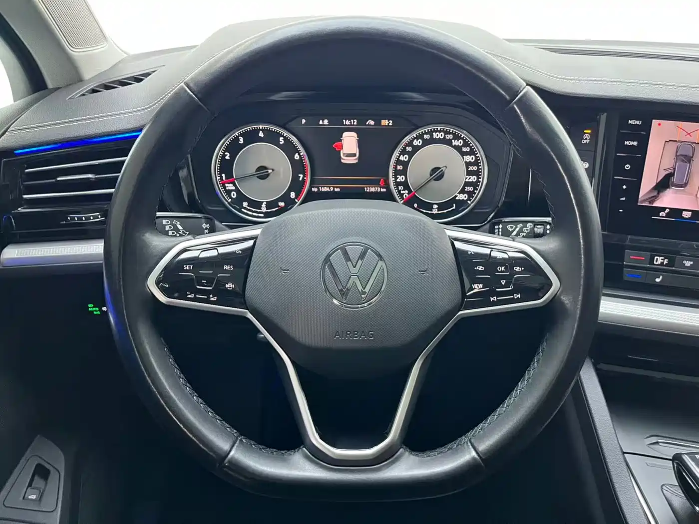 Volkswagen Touareg 2021 2.0TSI Pilot Special Edition фото 11