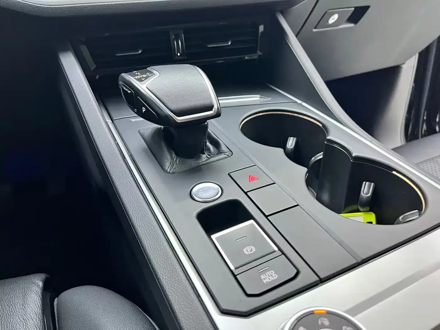 Volkswagen Touareg 2021 2.0TSI Pilot Special Edition фото 16