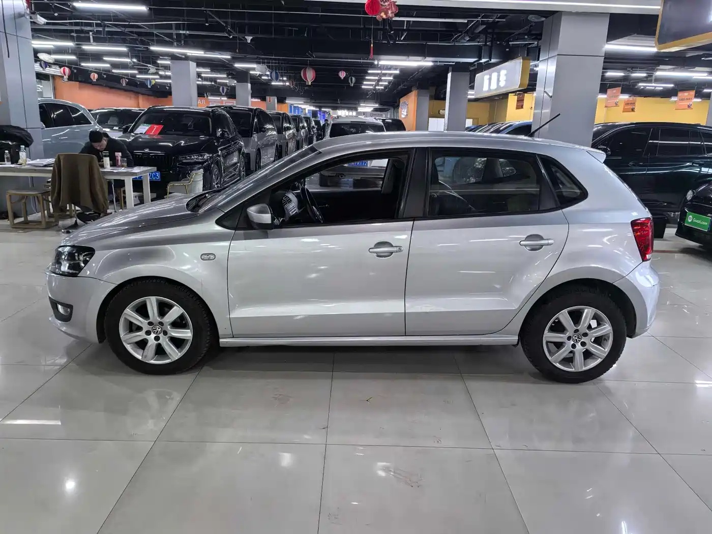 Volkswagen Polo 2013 1.6L Automatic Comfort Edition фото 3
