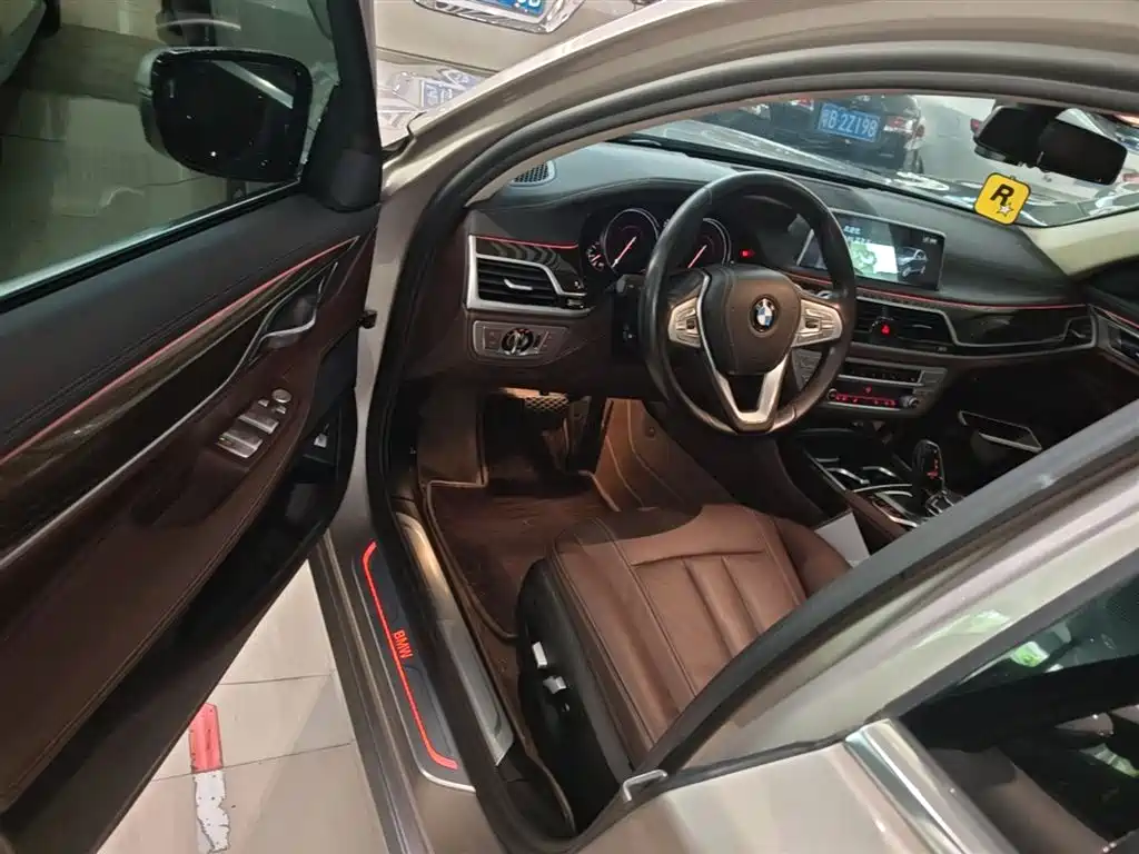 BMW 7 Series 2018 730Li Leading Type Excellence Package фото 16