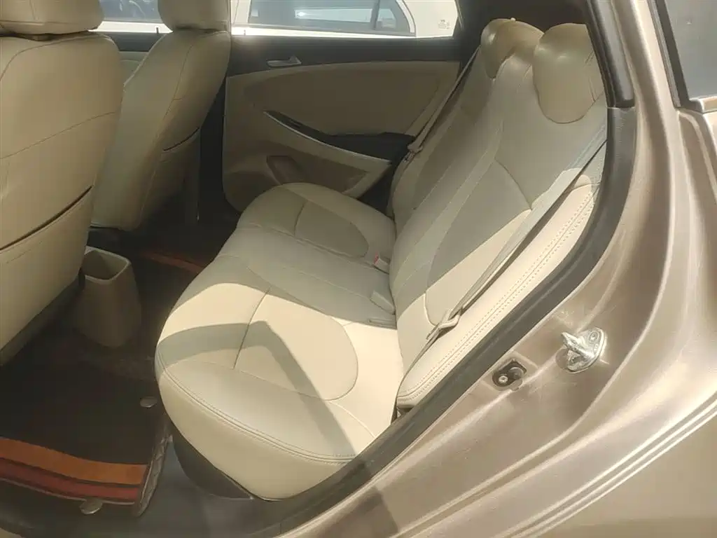 Hyundai Verna 2016 1.4L Automatic Smart GLS фото 17