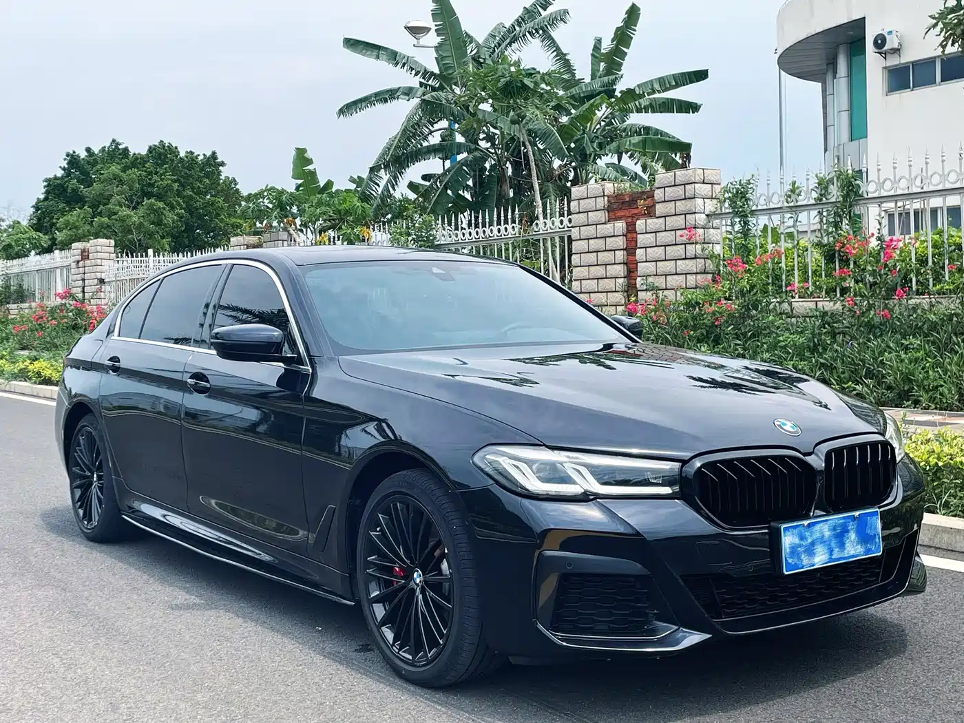 BMW 5 Series 2022 Model Second Facelift 530Li Leading M Sport Package фото 4