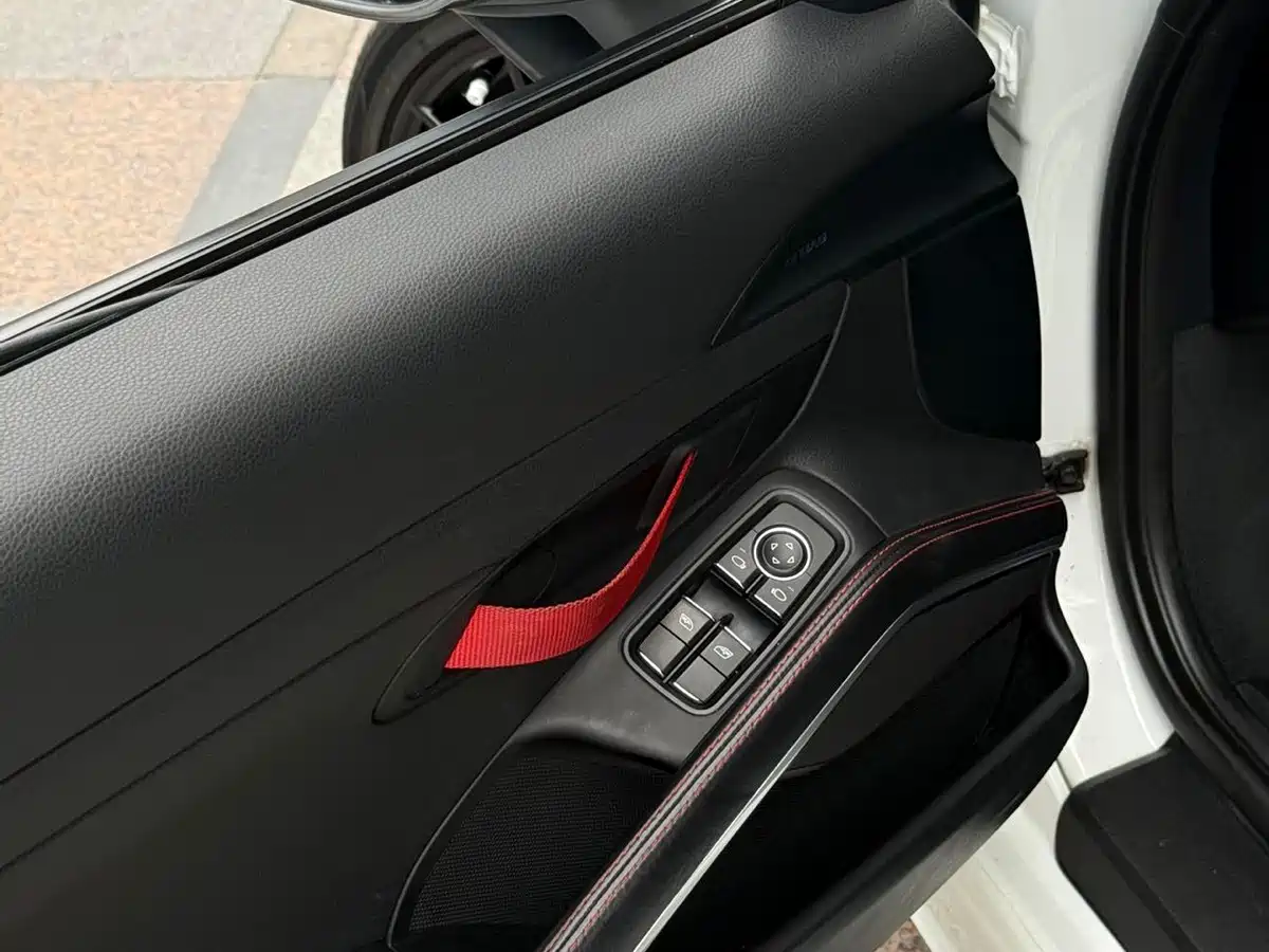 Photo 20 - Porsche 718