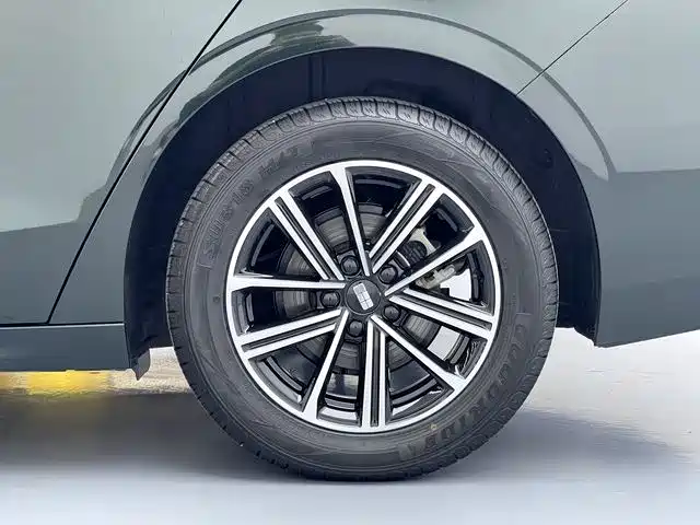 Geely Galaxy Galaxy A7 2025 2025 EM-i 70km Luxury Edition