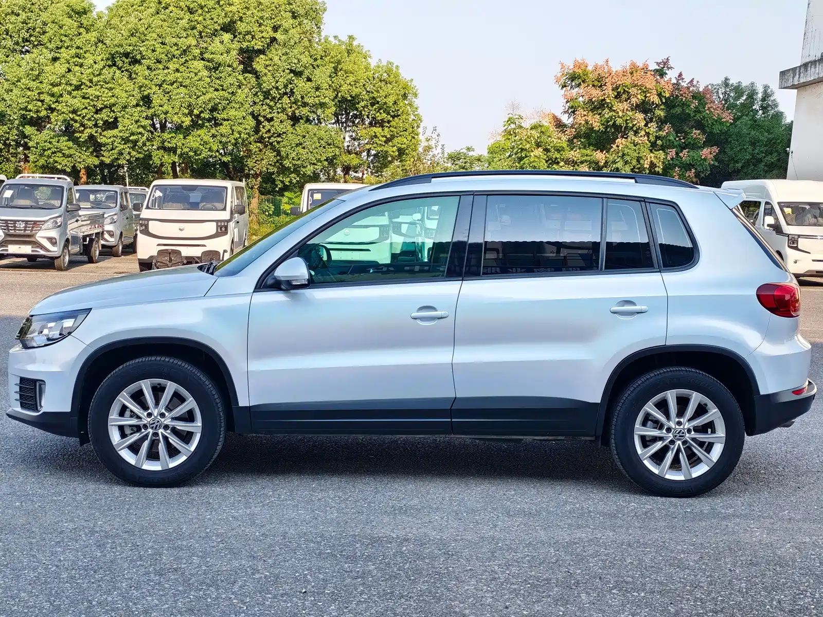 Photo 4 - Volkswagen Tiguan