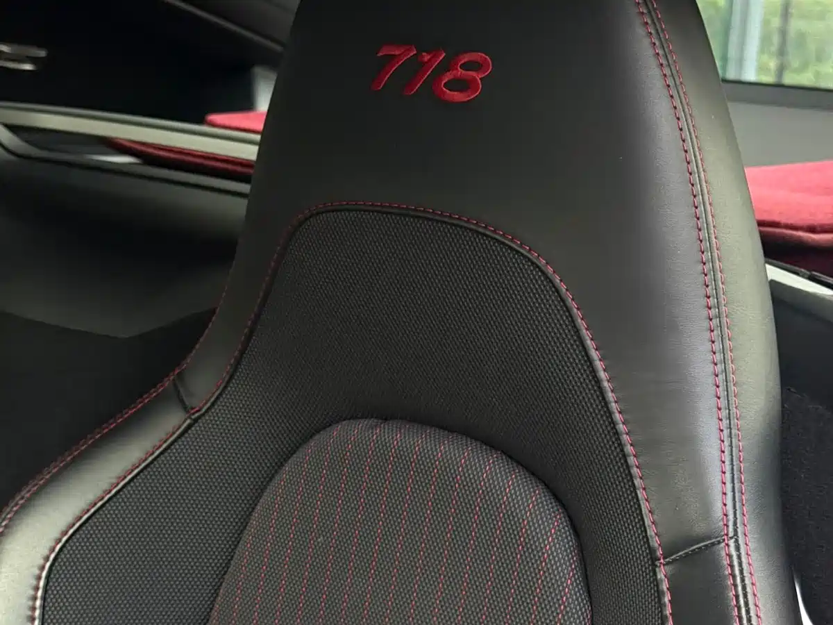 Photo 15 - Porsche 718