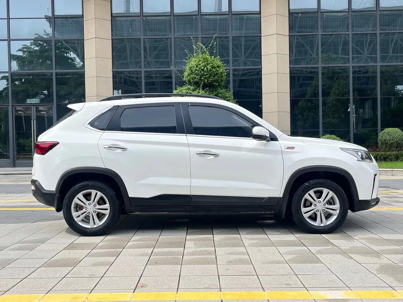 BAIC Huansu S5 2018 2017 1.3T Manual Luxury