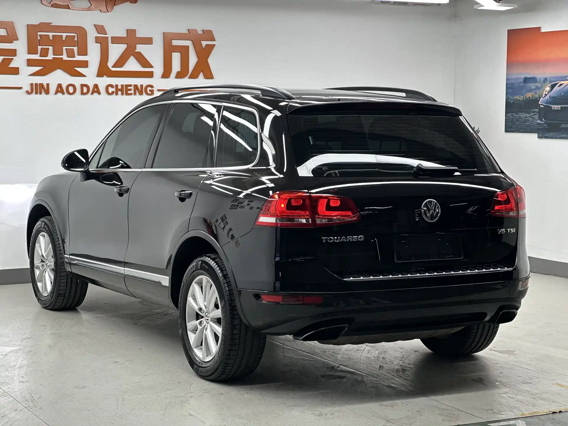 Фото 4 - Volkswagen Touareg