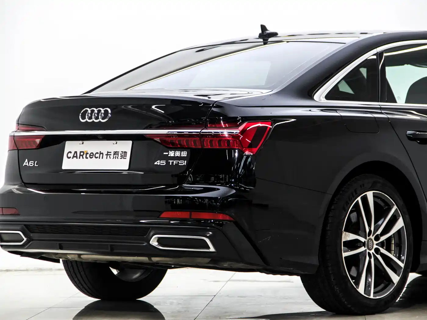 Audi A6L 2021 40 TFSI Luxury Sport фото 32
