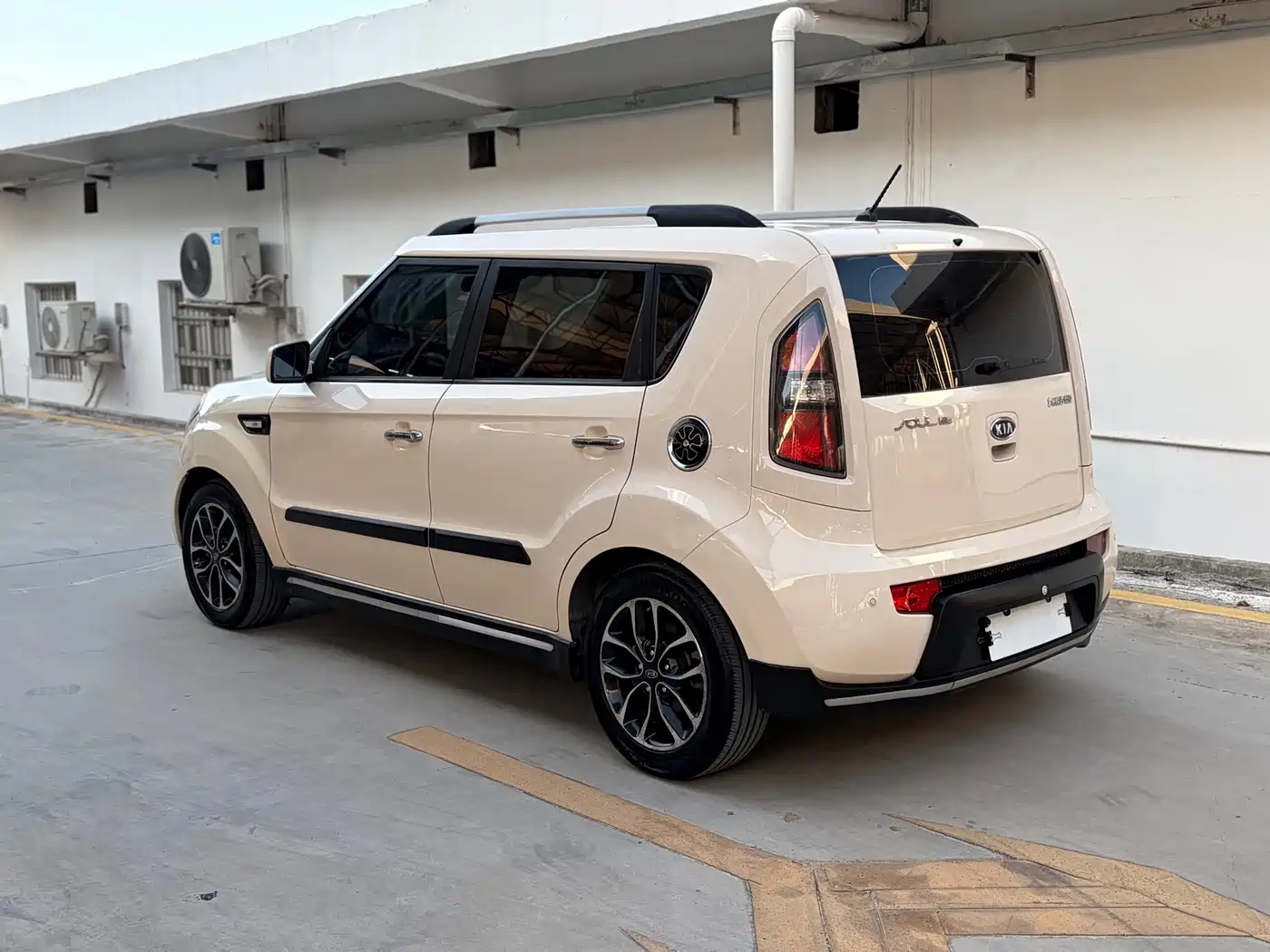 Kia Soul 2011 2010 1.6L AT Premium