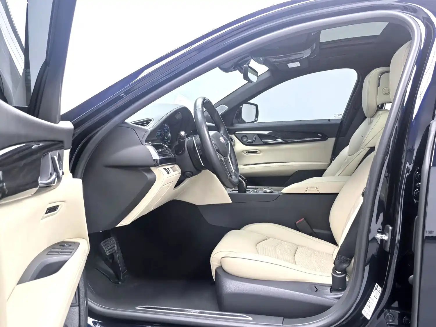 Photo 4 - Cadillac CT6