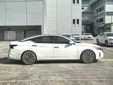 Photo 2 - Nissan Teana