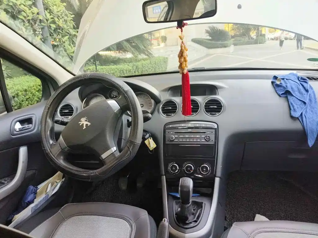 Peugeot 408 2013 2013 1.6L Manual Comfort Edition