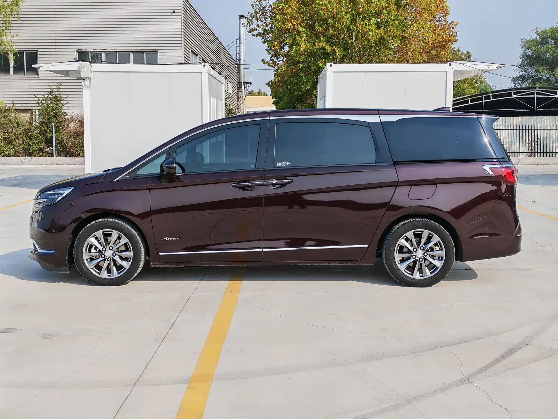 Фото 4 - Buick GL8