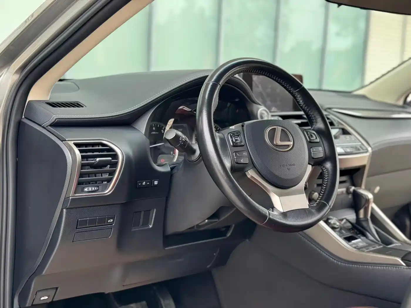 Lexus NX 2018 Model 300 FWD Fengxing Edition фото 17