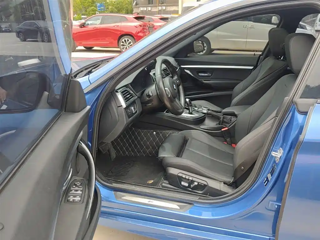 BMW 3 Series GT 2019 320i M Sport Package фото 16
