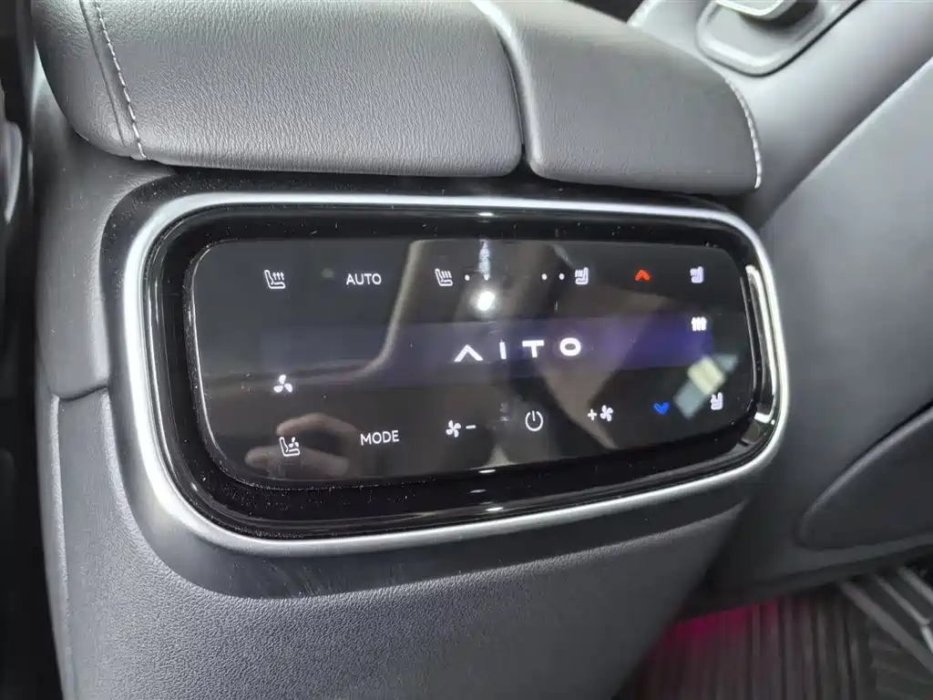 AITO Wenjie AITO M7 2024 1.5T AWD Plus 5-Seater фото 9