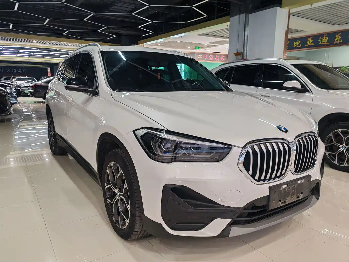 BMW X1 2022 sDrive25Li Leading фото 2