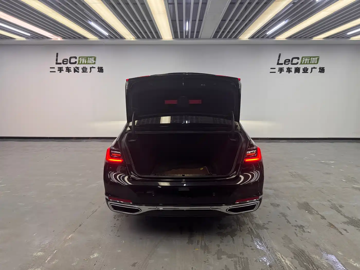 BMW 7 Series 2021 Model 740Li Leading Luxury Package фото 9