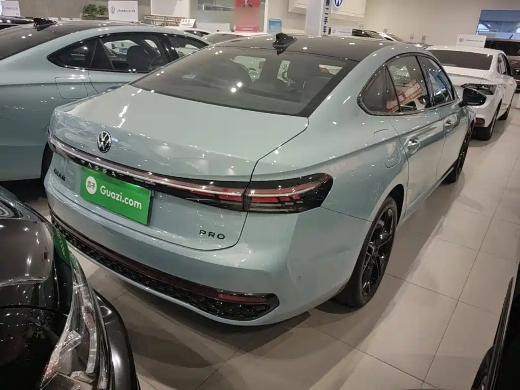 Фото 7 - Volkswagen Passat