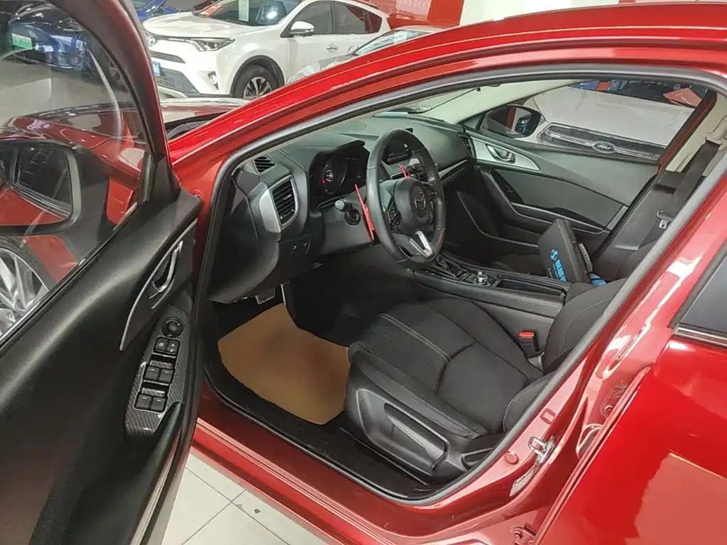 Фото 16 - Mazda Mazda 3