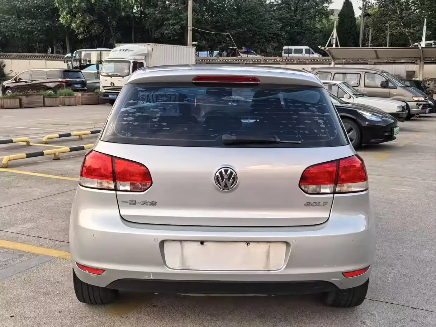 Volkswagen Golf 2012 1.6 Automatic Luxury Edition фото 8